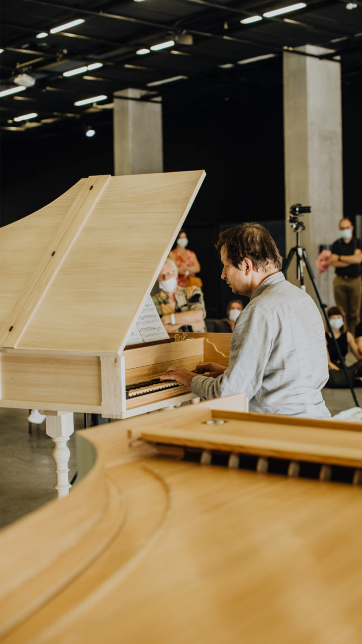 Reconstructed piano in use at a 2020 Ghent graduation festival. © Cheyenne DeKeyser.